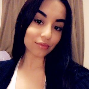 Meet your Posher, Yolanda